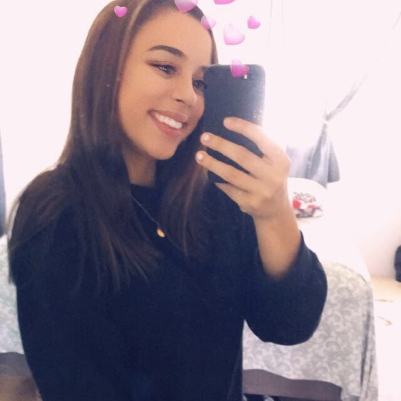 Meet your Posher, Alicia - Picture 1 of 1